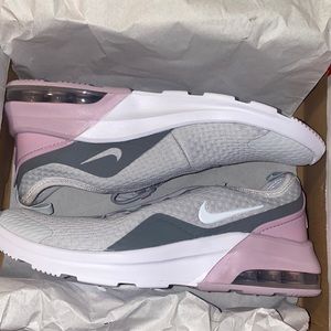 NIke Air Max Motion 2
